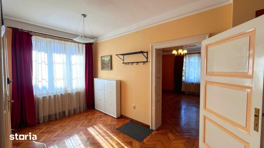 Apartament cu 3 camere decomandat, mobilat în Central