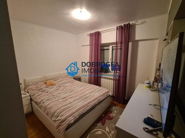 Apartament cu 3 camere decomandat în Babadag