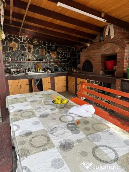 Casă cu 4 camere cu Teren 1527 Mp în Tăuții de Sus