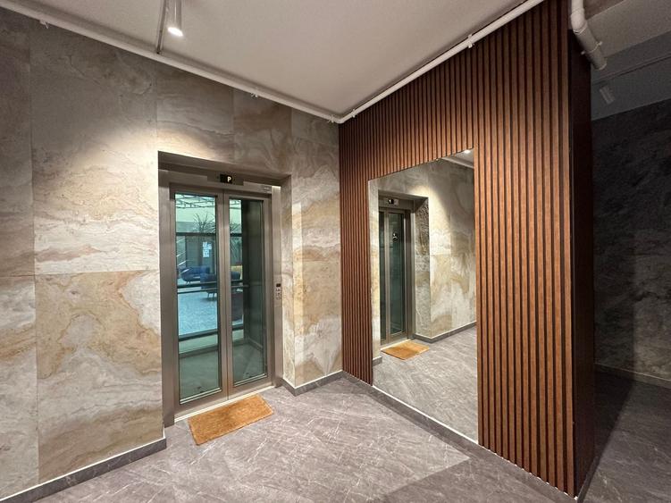 Apartament cu 4 camere semidecomandat în Herăstrău