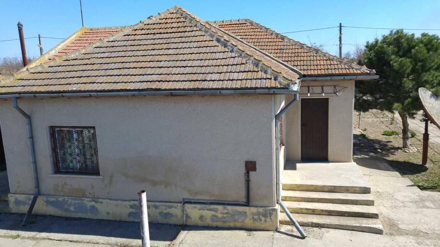Casă cu 4 camere în Sinoie