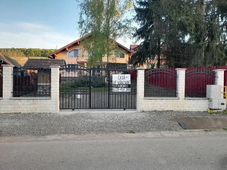 Casă cu Teren 470 Mp în Bărdești