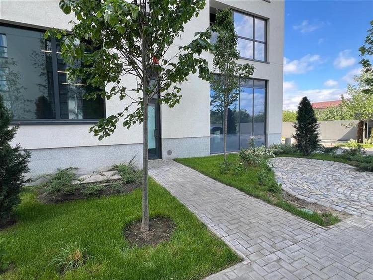 Apartament cu 3 camere decomandat în Rahova