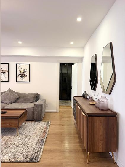 Apartament cu 2 camere semidecomandat în Victoriei
