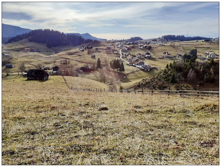 Teren Construcții intravilan de 7000 mp, în Fundata