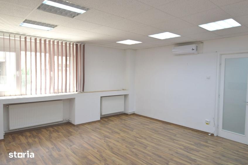 Apartament cu 3 camere în Victoriei