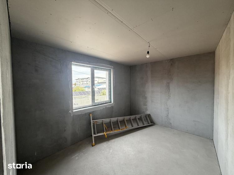 Casă cu 6 camere cu Teren 965 Mp în Brănești