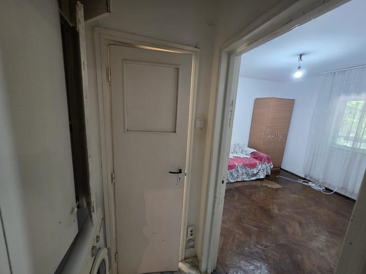 Apartament cu 2 camere semidecomandat, mobilat în Berceni