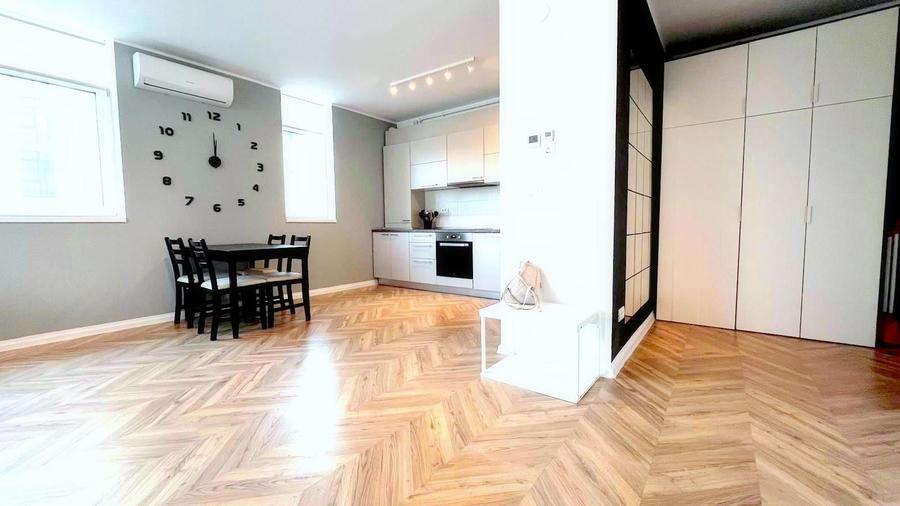 Apartament cu 2 camere semidecomandat, mobilat în Central