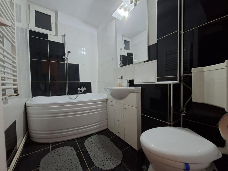 Apartament cu 2 camere decomandat în Centrul Civic