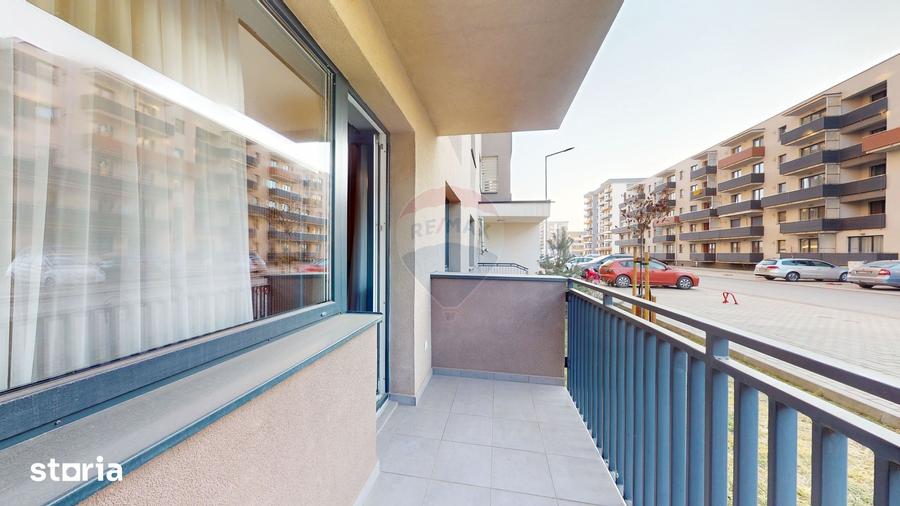 Apartament cu 3 camere decomandat în Tractorul