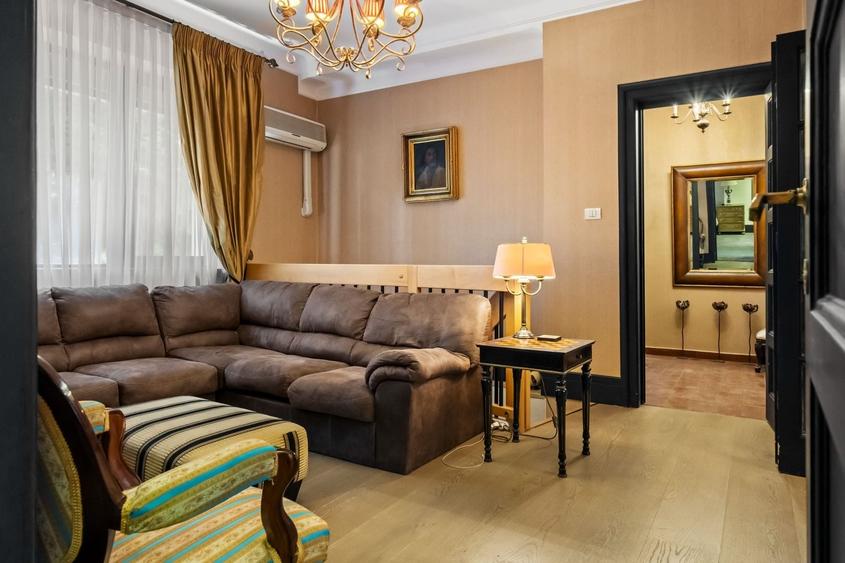 Apartament cu 6 camere decomandat, mobilat în Cotroceni