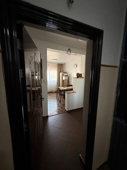 Apartament cu 3 camere decomandat în Dristor