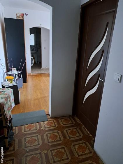 Apartament cu 2 camere semidecomandat în Valea Călugărească