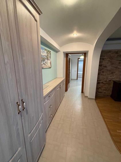 Apartament cu 3 camere semidecomandat în Corbeanca