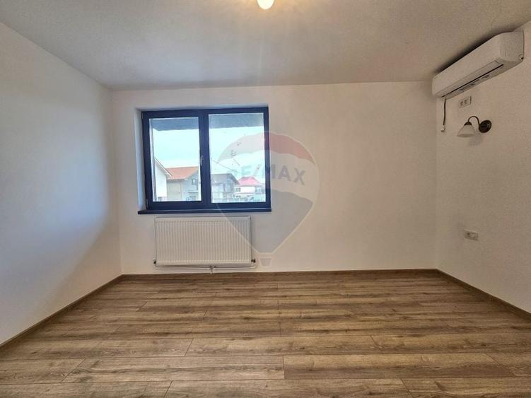Apartament cu 3 camere decomandat în Vest