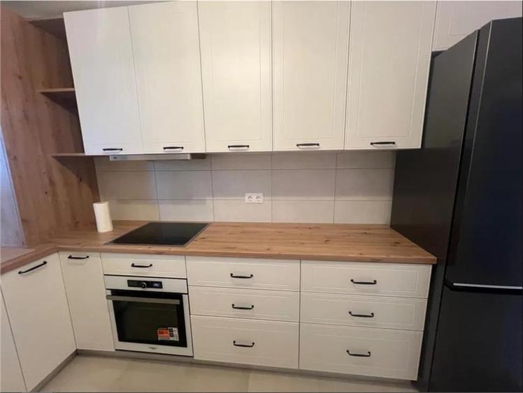 Apartament cu 3 camere decomandat, mobilat în Libertății