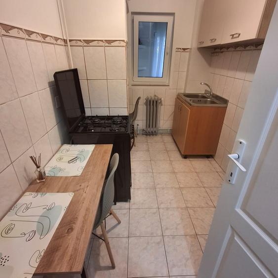 Apartament cu 2 camere semidecomandat în Baza 3