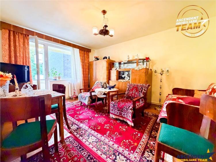 Apartament cu 3 camere decomandat în Central