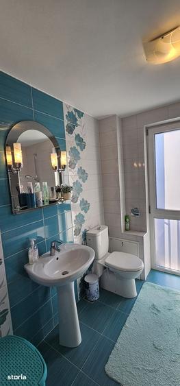 Apartament cu 3 camere semidecomandat în Central