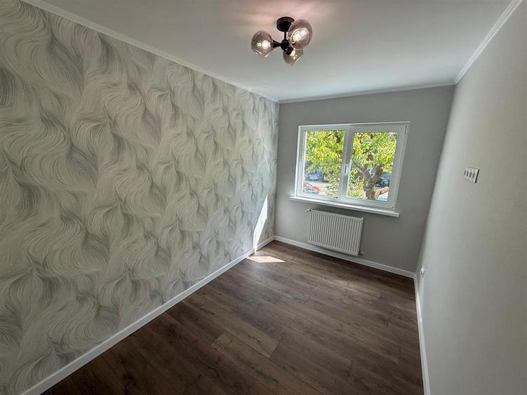 Apartament cu 3 camere semidecomandat în Tătărași