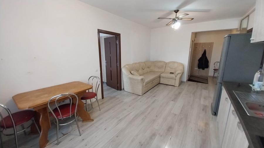 Apartament cu 3 camere semidecomandat în Baciu
