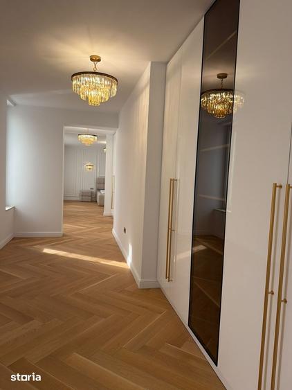 Apartament cu 4 camere în Central