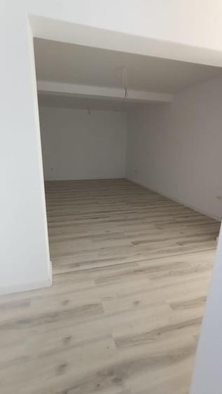 Apartament cu 3 camere decomandat în Găgeni