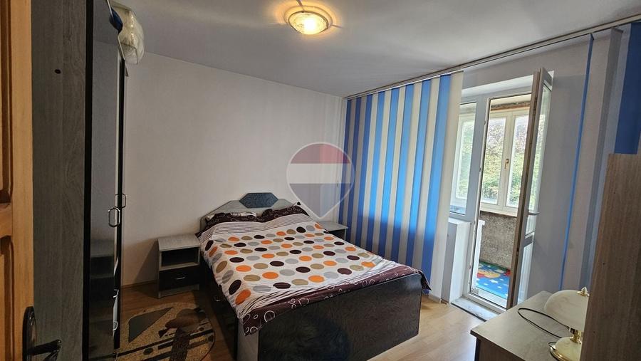 Apartament cu 3 camere decomandat, mobilat în Calea Romanului