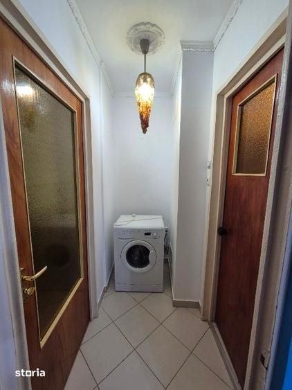 Apartament cu 3 camere decomandat în Giurgiului