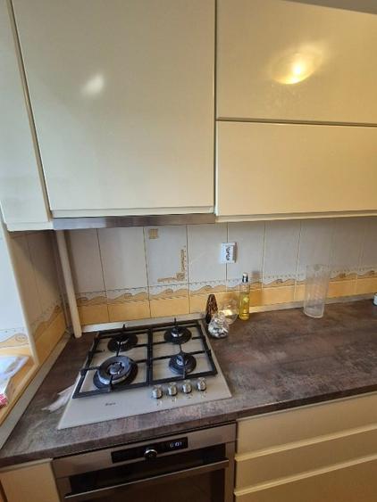 Apartament cu 3 camere decomandat, mobilat în Basarabia
