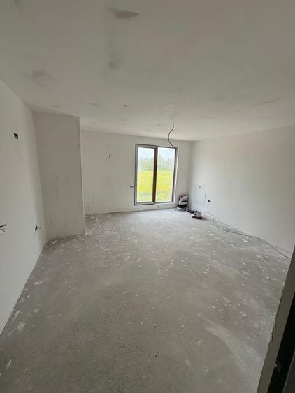 Casă cu 4 camere în Vidra