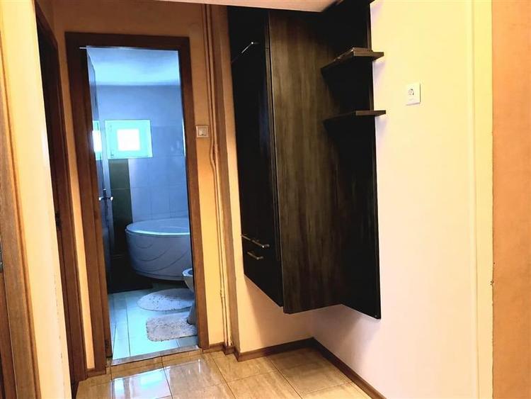 Apartament cu 3 camere decomandat, mobilat în Cantacuzino