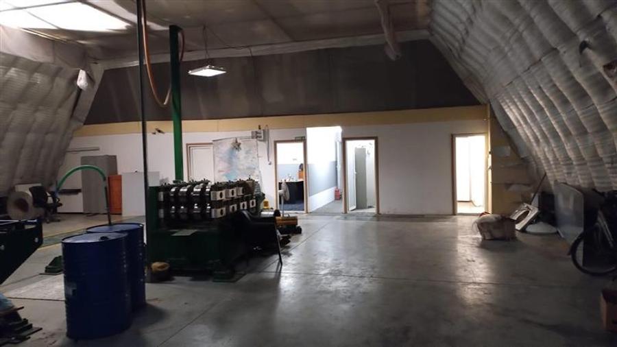Spațiu industrial, de 1,500 mp, în Central
