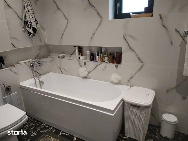 Casă cu 5 camere cu Teren 850 Mp în Central