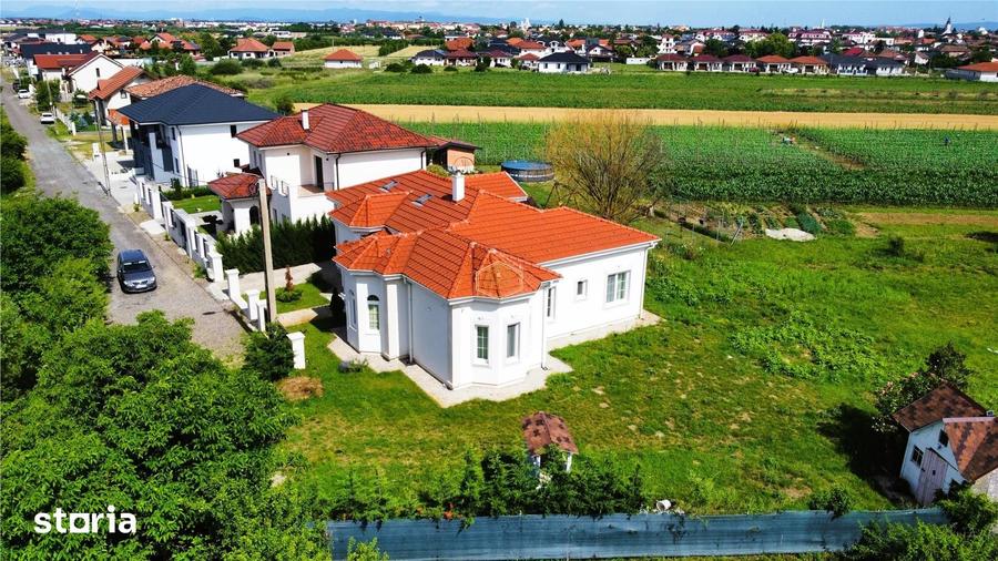 Casă cu 6 camere cu Teren 1500 Mp în Central