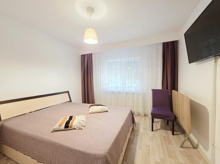 Apartament cu 3 camere decomandat în Piața Centrală