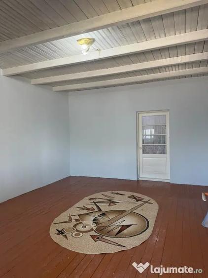 Casă cu 4 camere cu Teren 1000 Mp în Ciorani