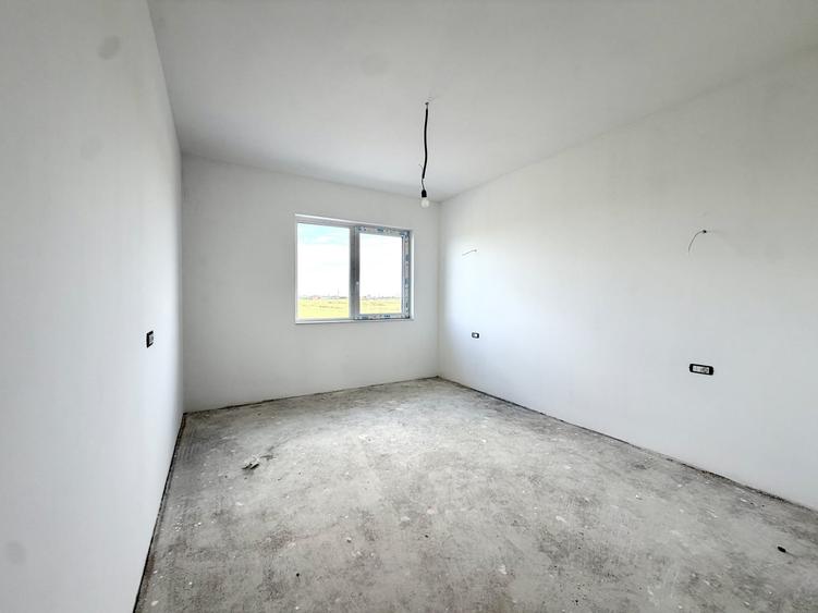 Duplex cu 5 camere cu Canalizare în Săcălaz