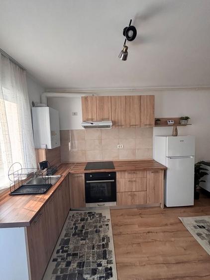 Direct proprietar| Apartament tip studio 43mp| Mobilat complet| Loc de parcare propriu| Sanpetru - 400Euro - 4