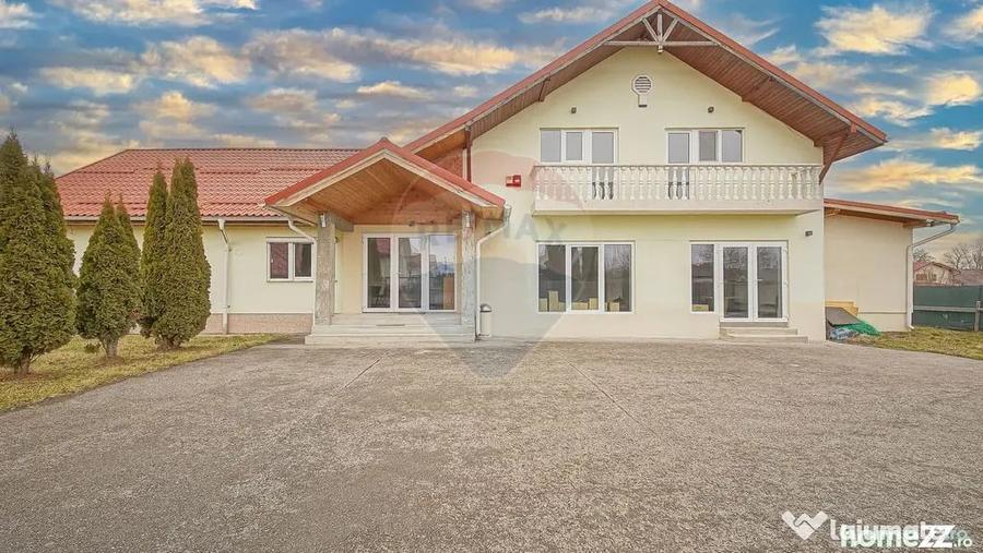 Casă cu 3 camere cu Teren 1400 Mp în Stupini