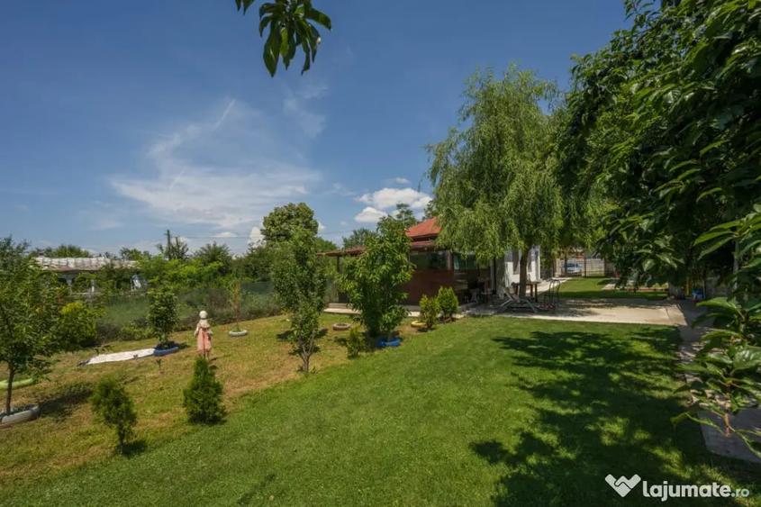 Casă cu 3 camere cu Teren 2200 Mp în Răcari
