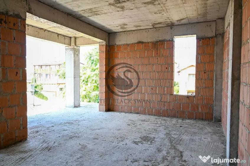 Casă cu 5 camere cu Teren 384 Mp în Central