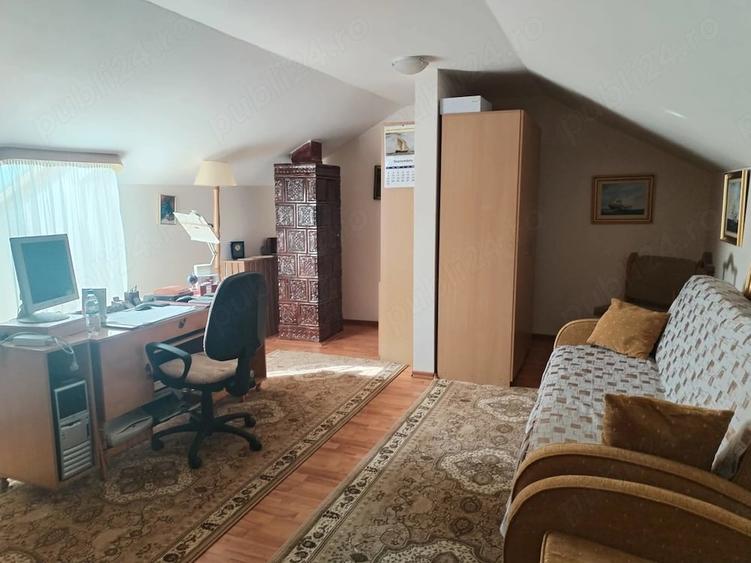Casă cu 5 camere cu Teren 1016 Mp în Central