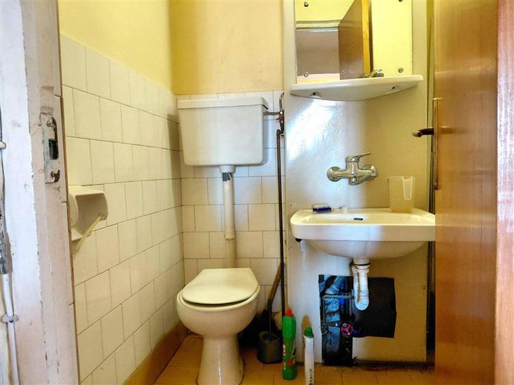 Apartament cu 3 camere decomandat în Săsar