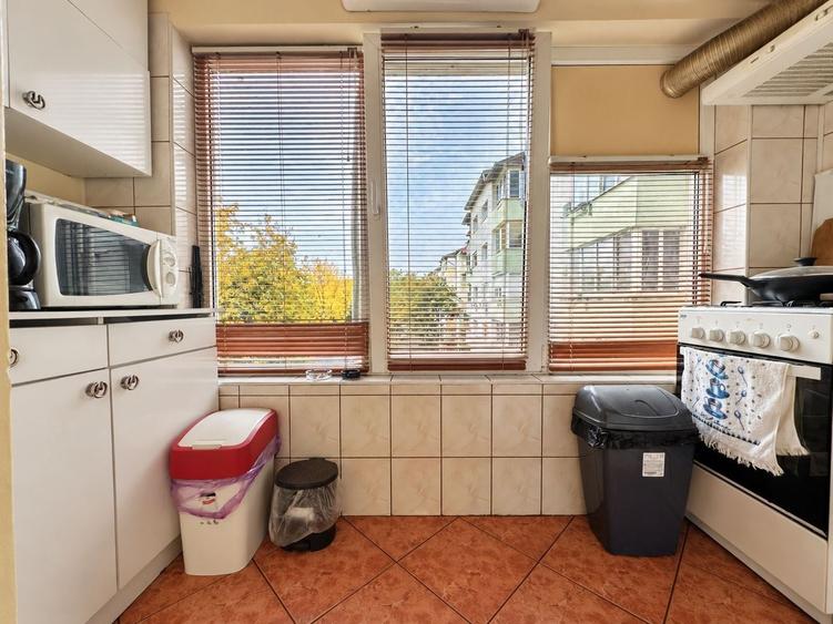 Apartament cu 2 camere decomandat, mobilat în Aradului