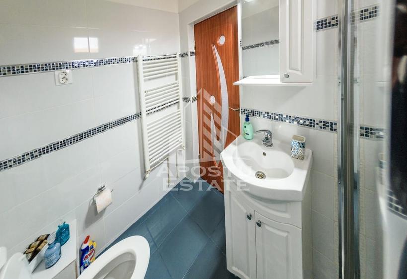 Apartament cu 3 camere decomandat, mobilat în P-ța Unirii