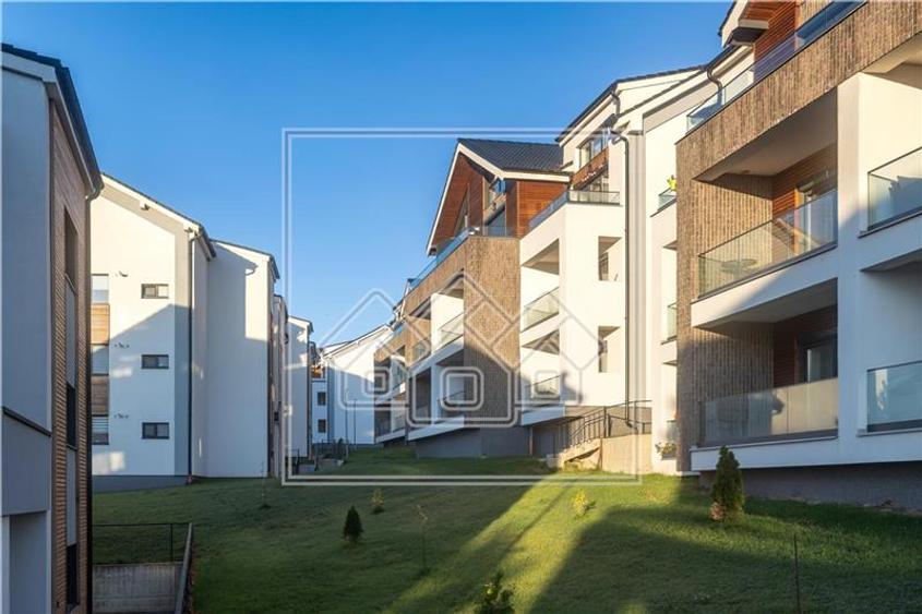 Apartament cu 3 camere nedecomandat în Exterior Vest