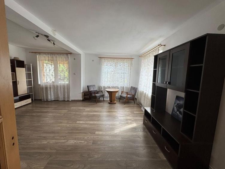 Casă cu 4 camere cu Teren 600 Mp în Central