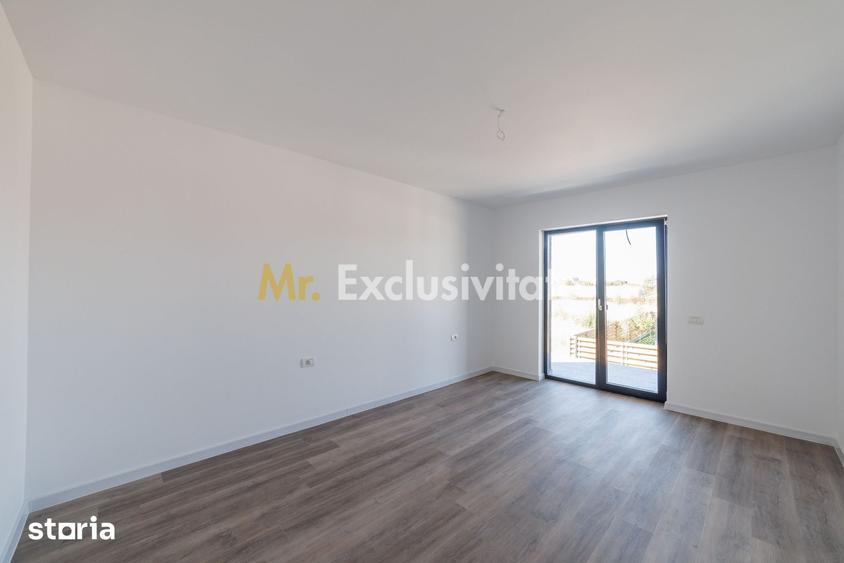 Casă cu 4 camere cu Teren 250 Mp în Bradu